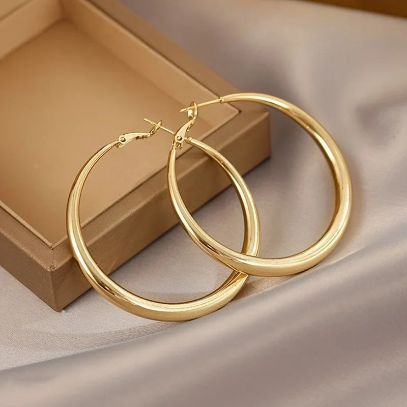 Luna Hoops - autorstwa VindaKant 