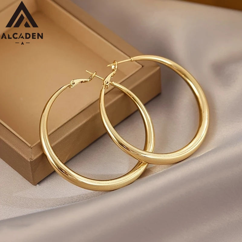 Luna Hoops - autorstwa VindaKant 